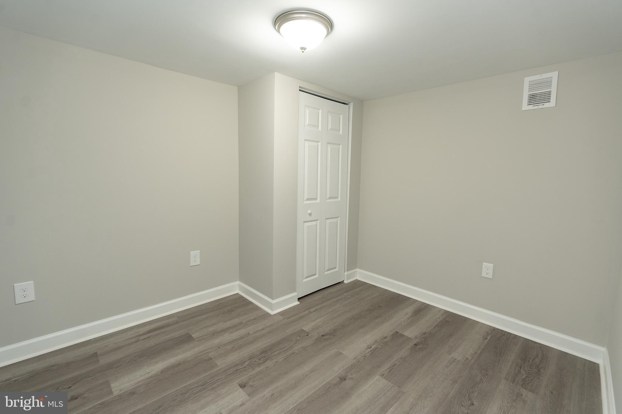 154 Collins Avenue Baltimore, MD 21229 - Photo 16 of 41