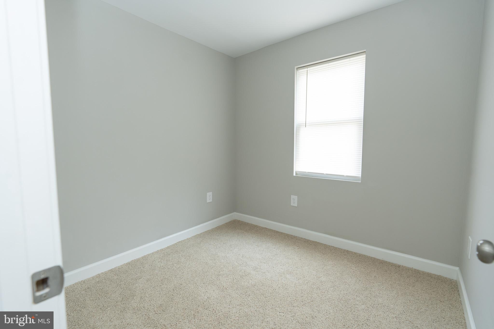 154 Collins Avenue Baltimore, MD 21229 - Photo 21 of 41