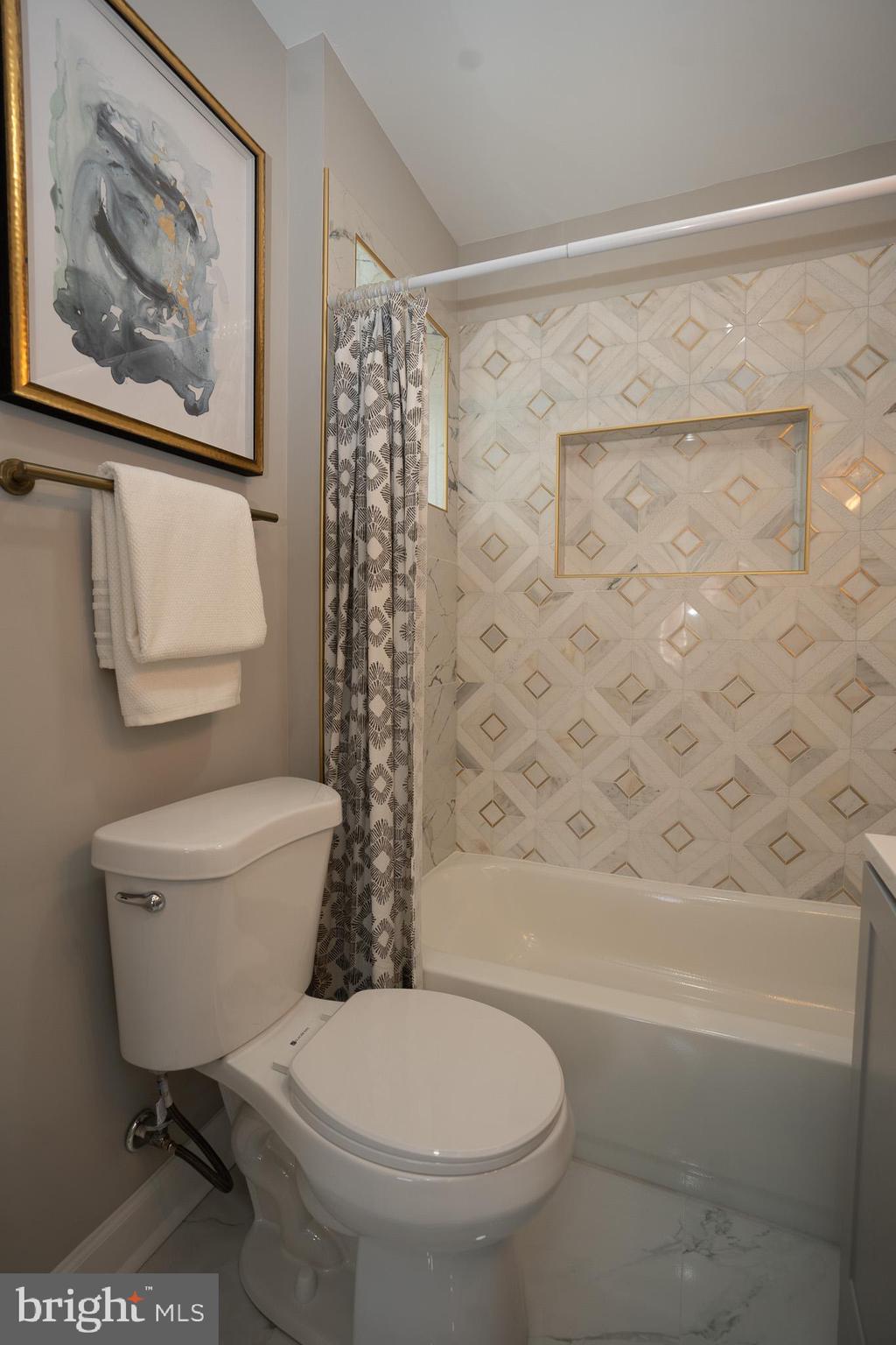 154 Collins Avenue Baltimore, MD 21229 - Photo 29 of 41