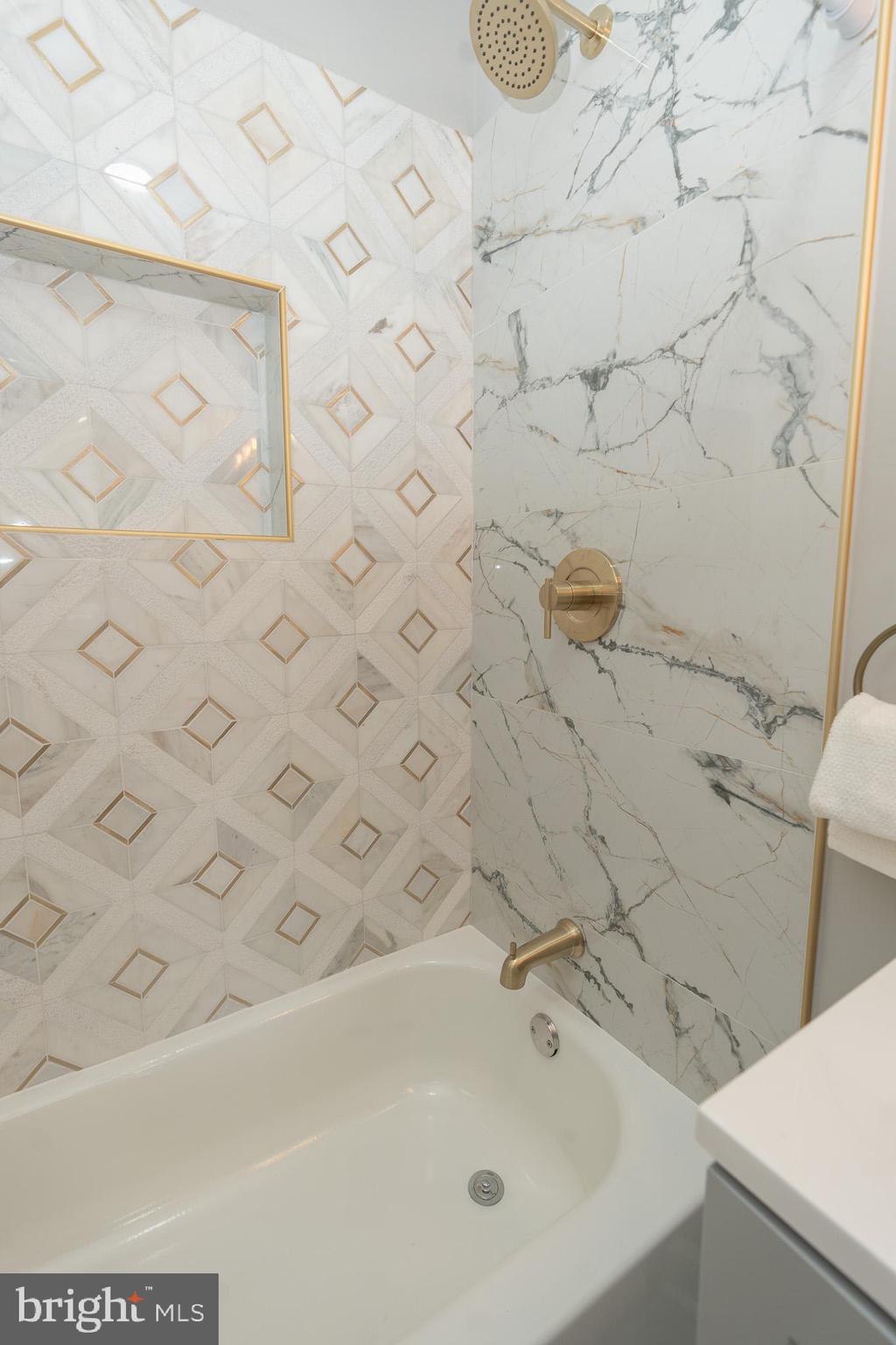 154 Collins Avenue Baltimore, MD 21229 - Photo 32 of 41