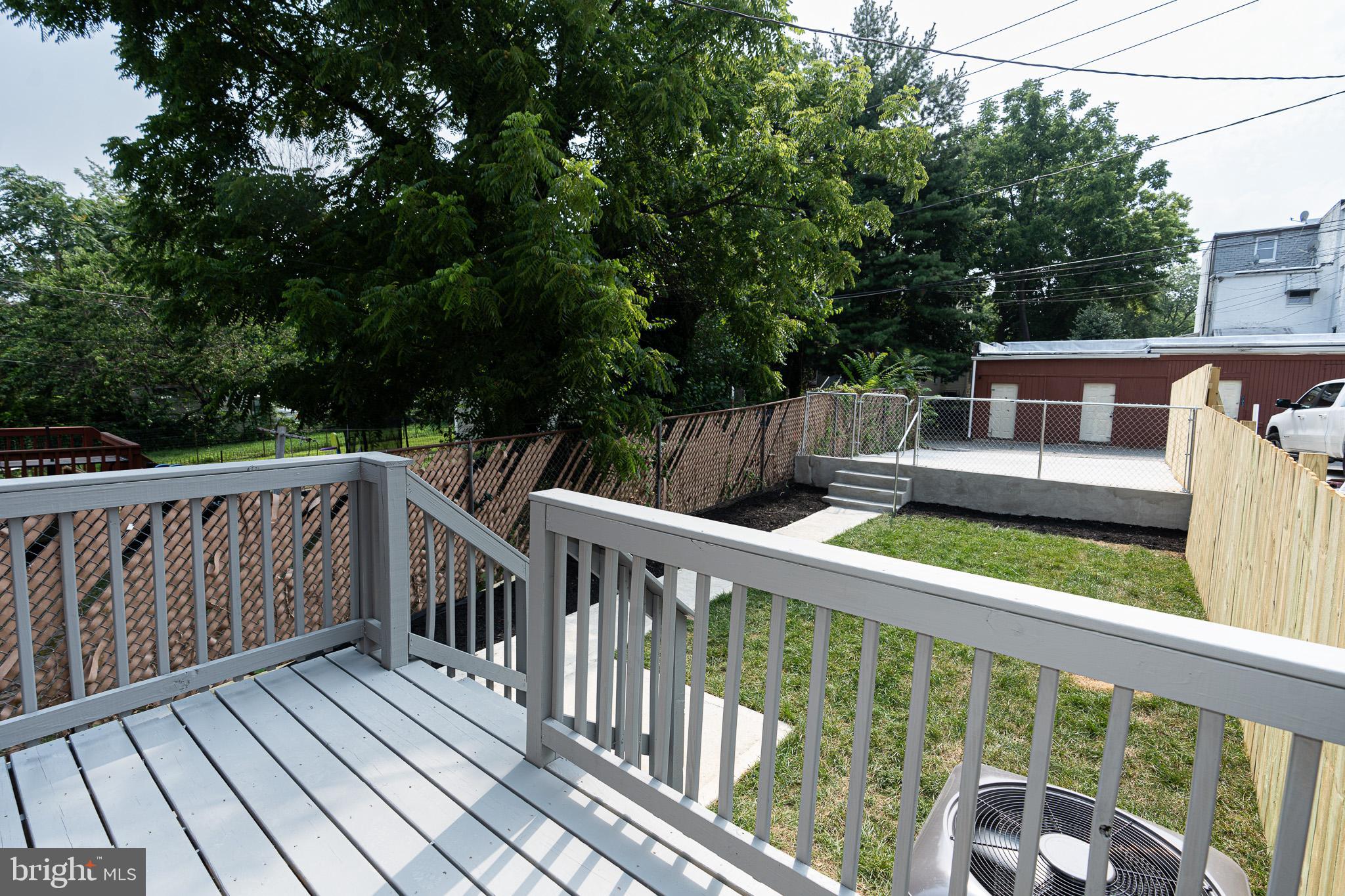 154 Collins Avenue Baltimore, MD 21229 - Photo 33 of 41