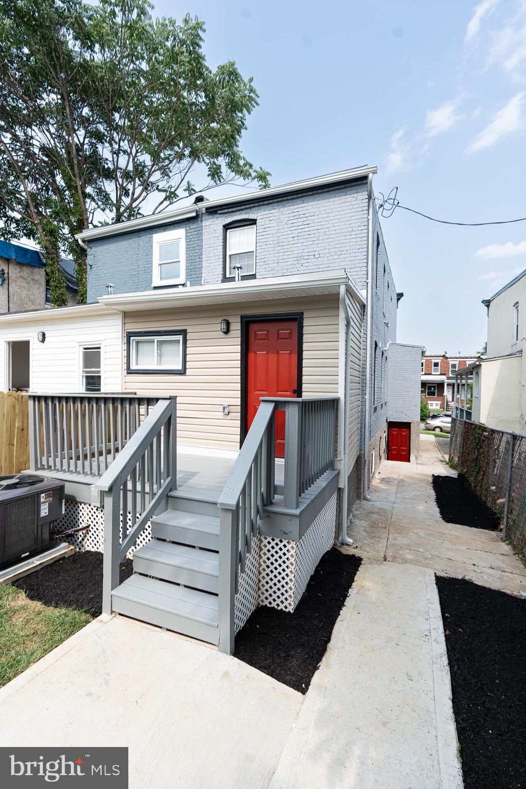 154 Collins Avenue Baltimore, MD 21229 - Photo 36 of 41