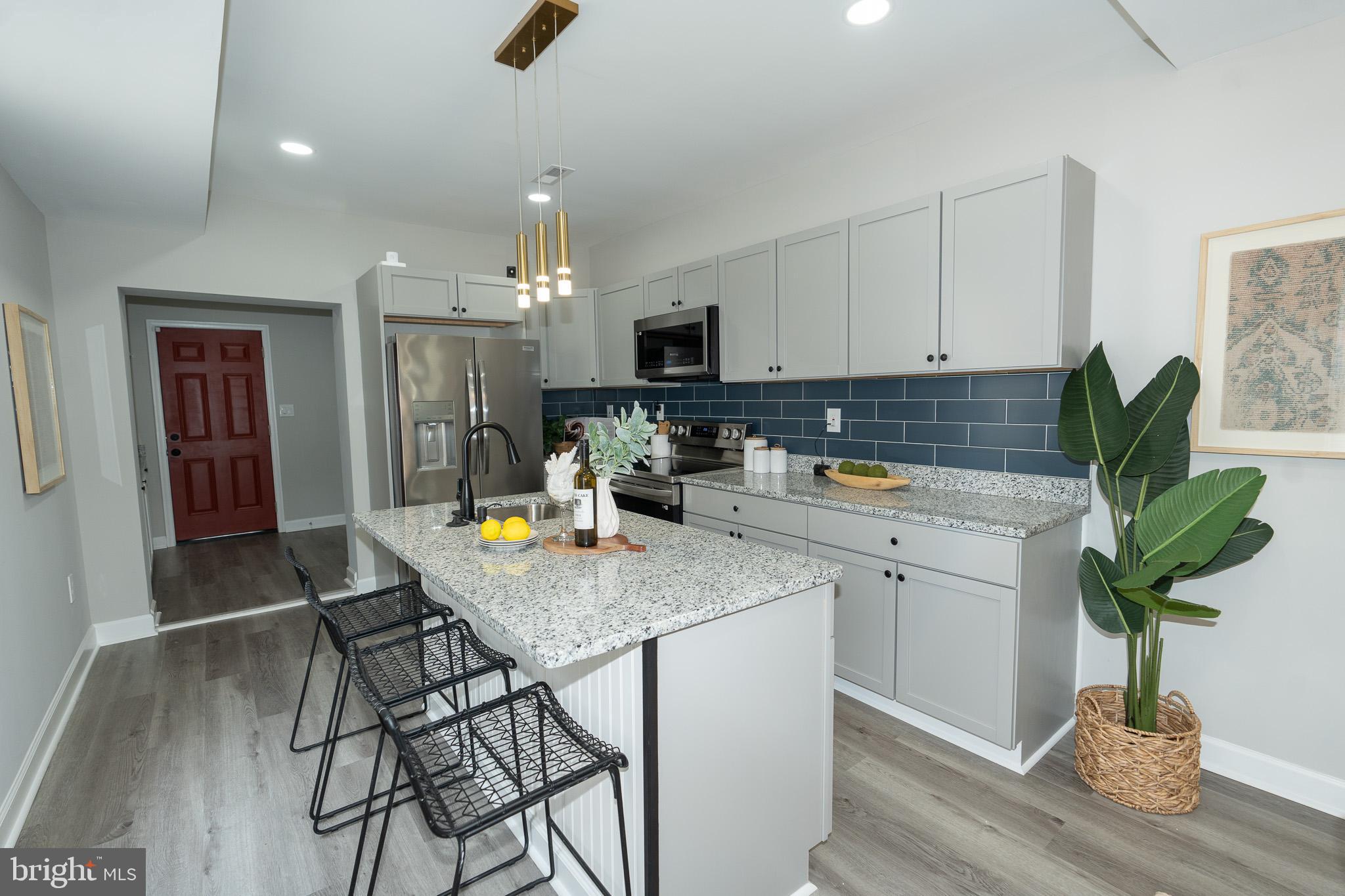 154 Collins Avenue Baltimore, MD 21229 - Photo 9 of 41