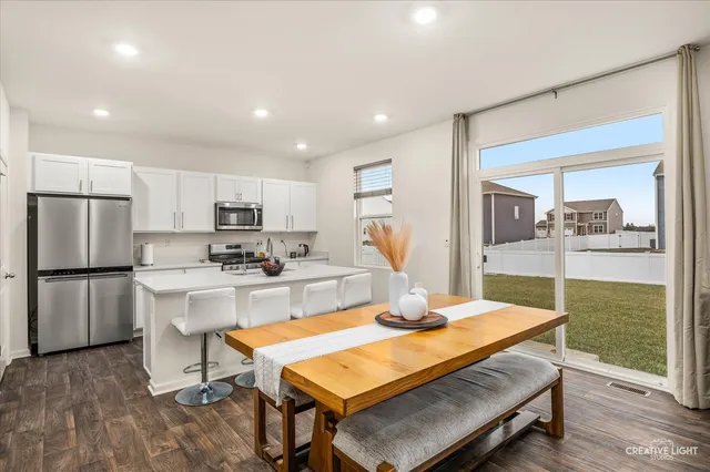 $425,000 | 2606 Seeley Street, Yorkville, IL 60560