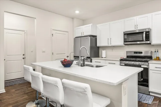 $425,000 | 2606 Seeley Street, Yorkville, IL 60560