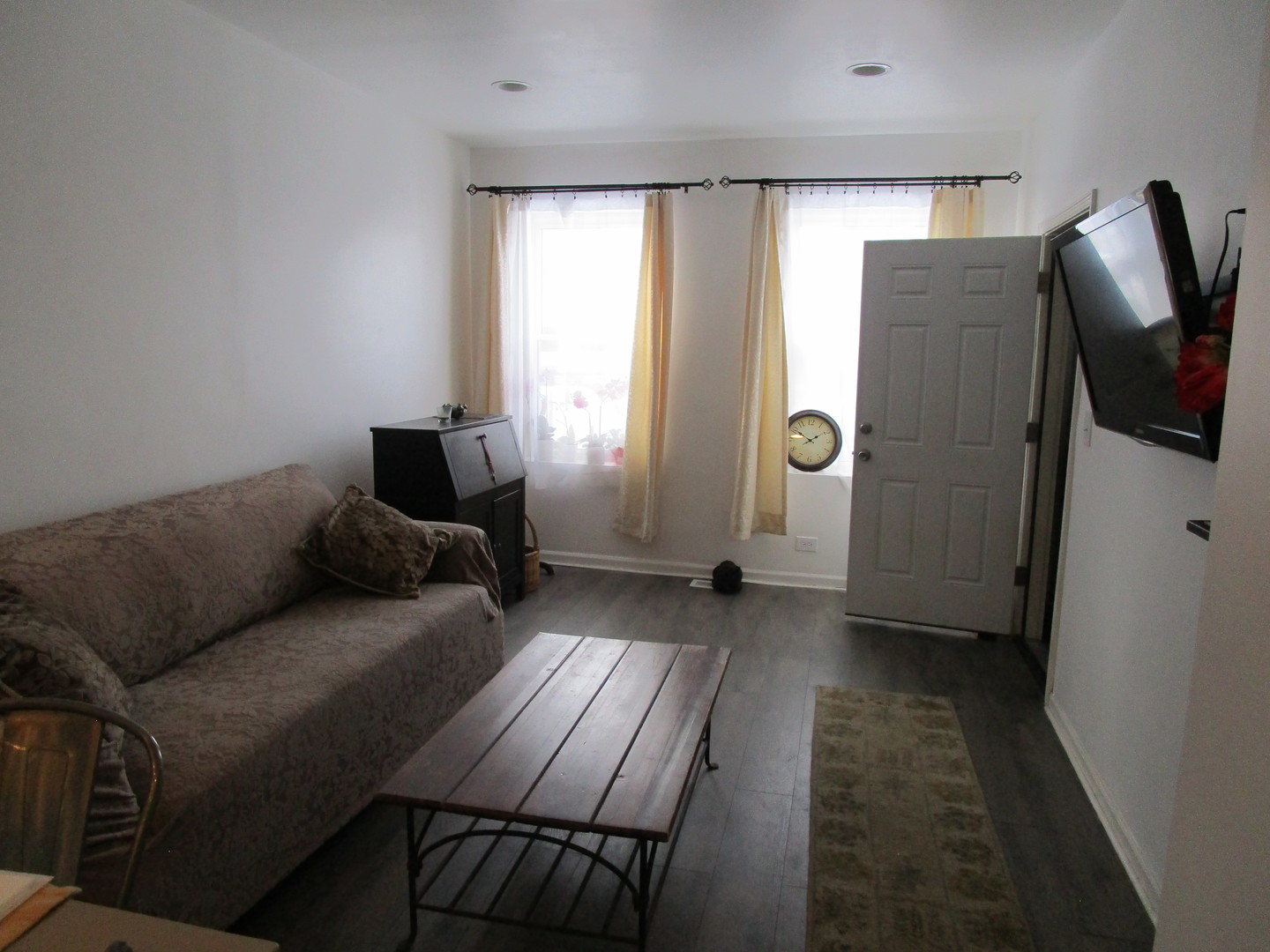 847 North Trumbull Avenue Chicago, IL 60651 - Photo 2 of 18