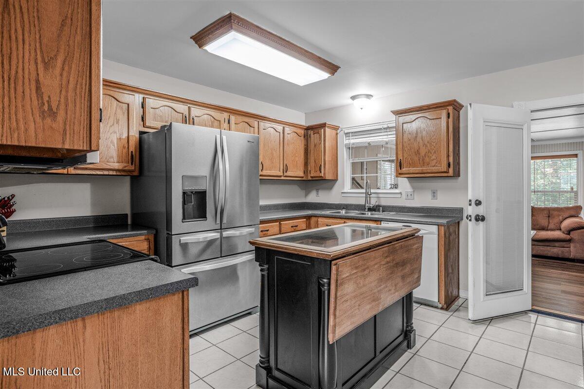 7255 Lucia Lane Walls, MS 38680 - Photo 7 of 24 IMG_9328