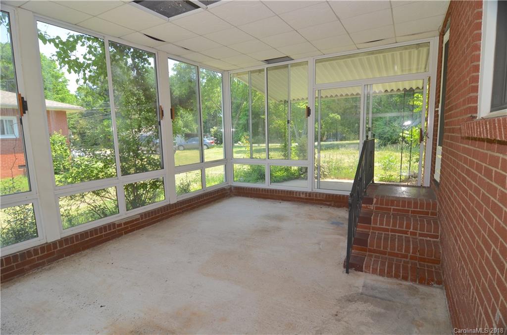 6207 Tuckaseegee Road Charlotte, NC 28208 - Photo 13 of 20
