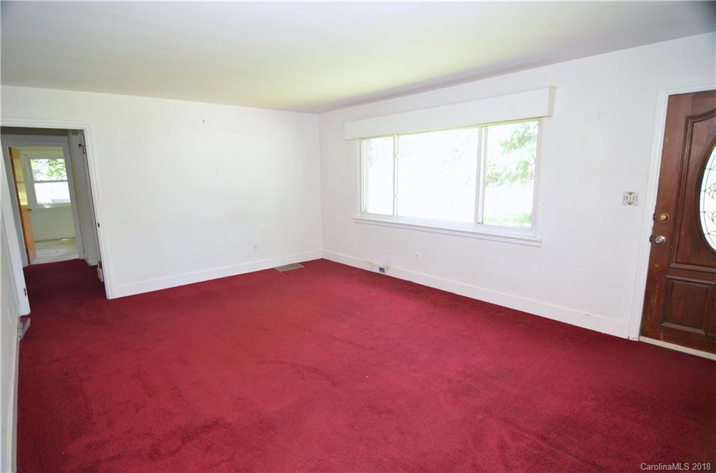 6207 Tuckaseegee Road Charlotte, NC 28208 - Photo 4 of 20 an empty room with a window