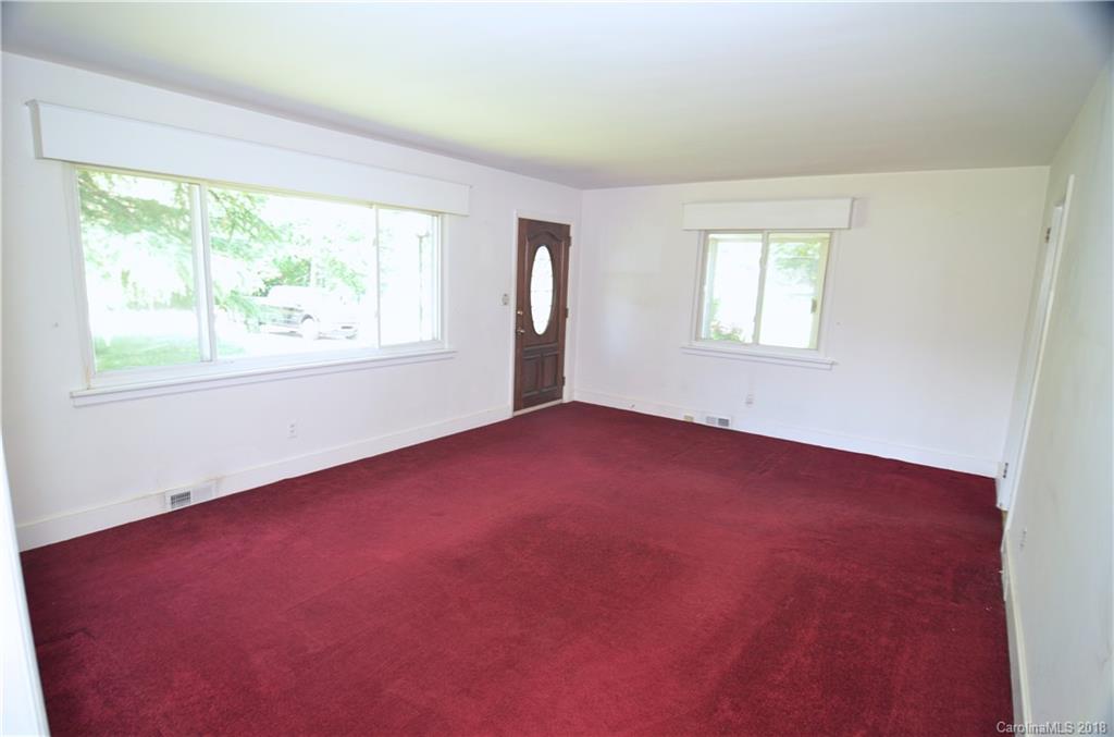 6207 Tuckaseegee Road Charlotte, NC 28208 - Photo 6 of 20 an empty room with a window
