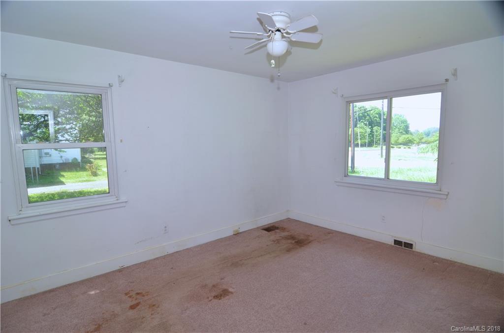 6207 Tuckaseegee Road Charlotte, NC 28208 - Photo 9 of 20 a view of empty room with window