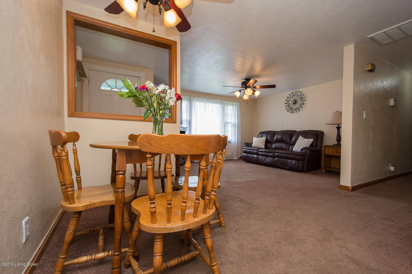 3007 Gudgel Road Louisville, KY 40211 - Photo 8 of 36 Dining Area