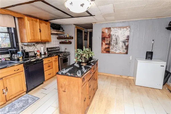 $99,000 | 601 East Washington Avenue, Connellsville, PA 15425