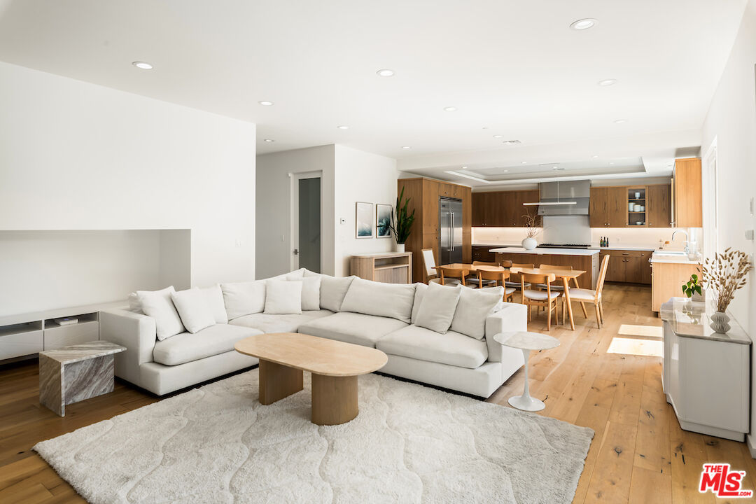 11328 Charnock Road Los Angeles, CA 90066 - Photo 12 of 34 a living room with furniture