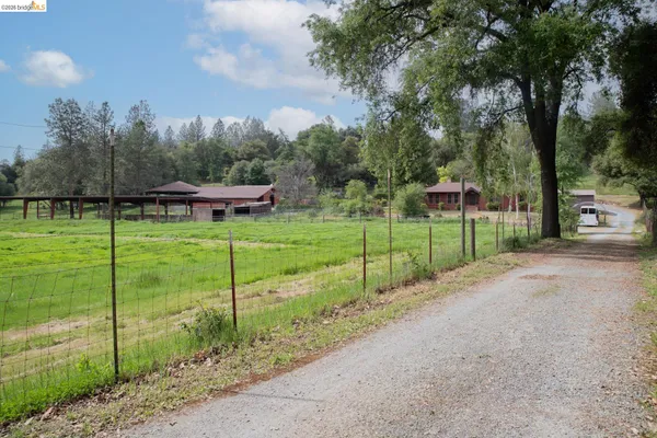 $675,000 | 10420 North Airport Road, Columbia, CA 95310