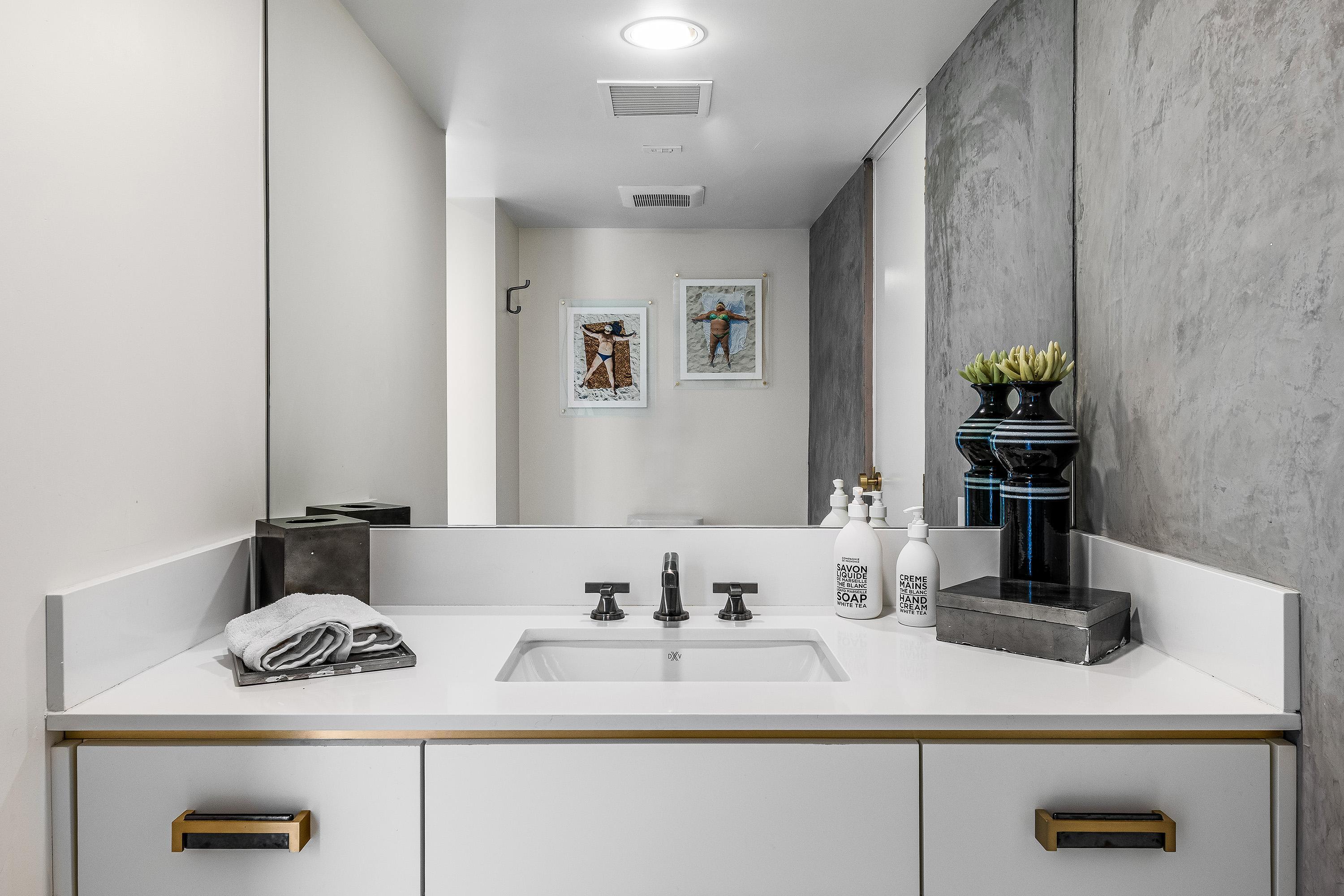70260 Carson Road Rancho Mirage, CA 92270 - Photo 38 of 80 a bathroom with a sink and a mirror