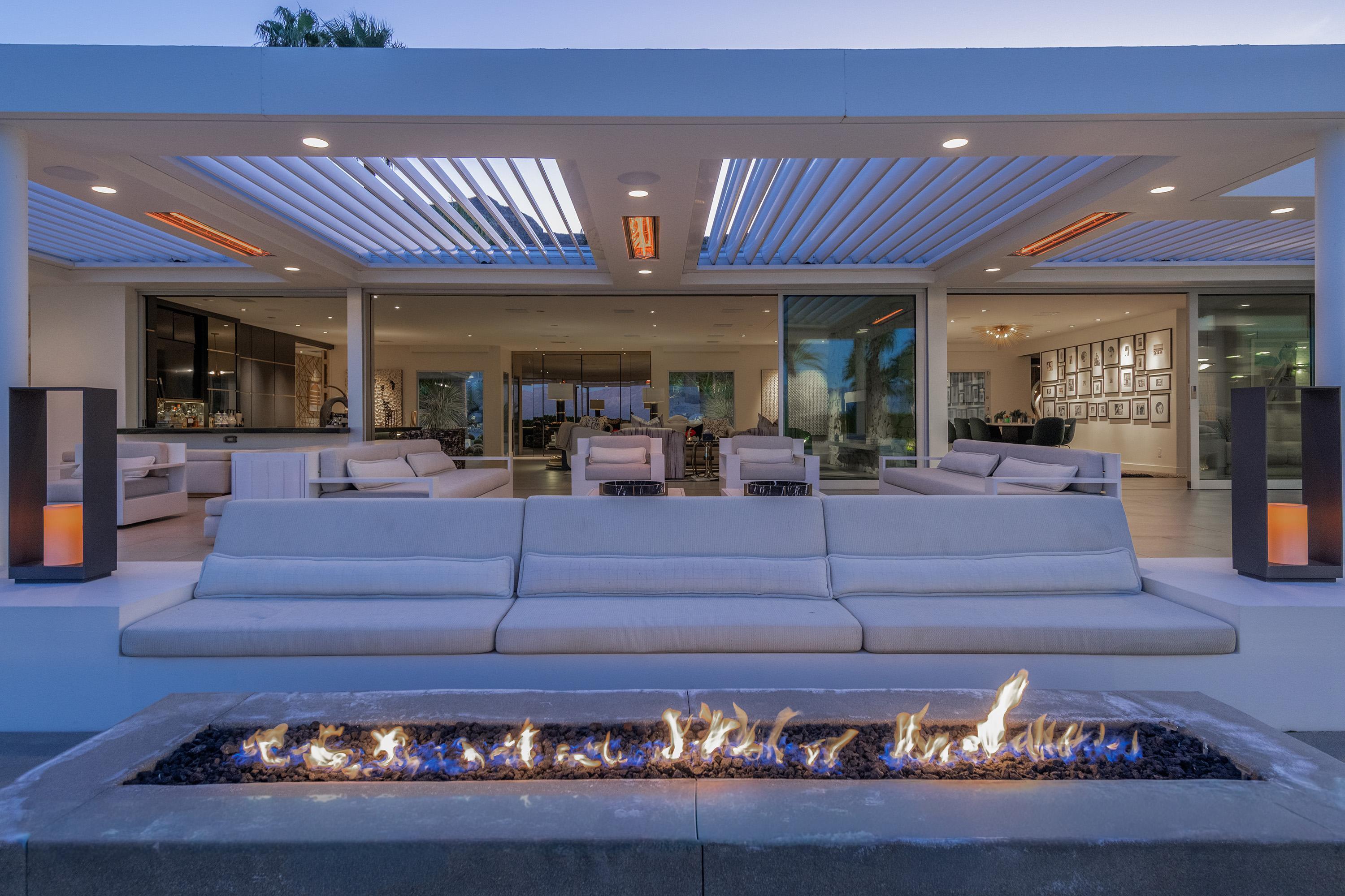 70260 Carson Road Rancho Mirage, CA 92270 - Photo 69 of 80 a living room with a couch