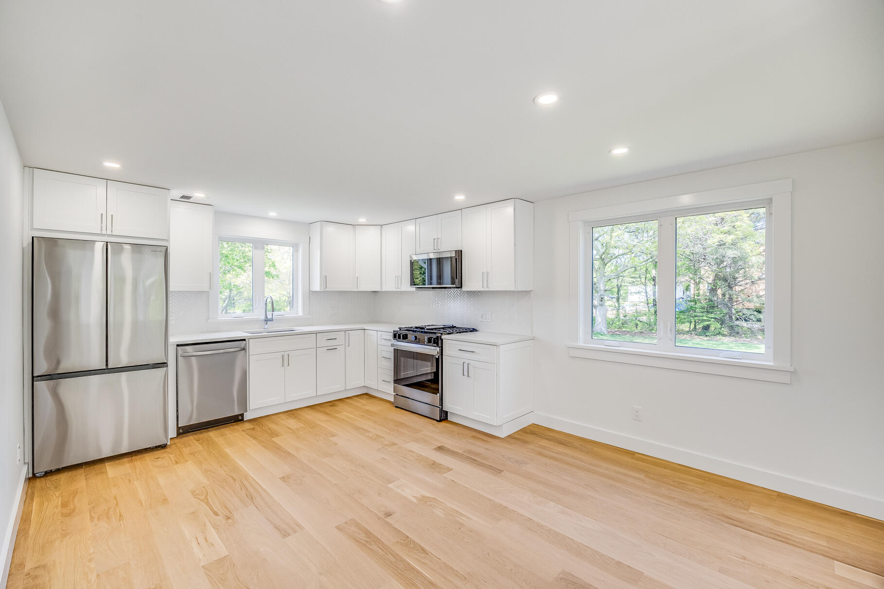 61 Dodgers Hole Road Edgartown, MA 02539 - Photo 4 of 17 04