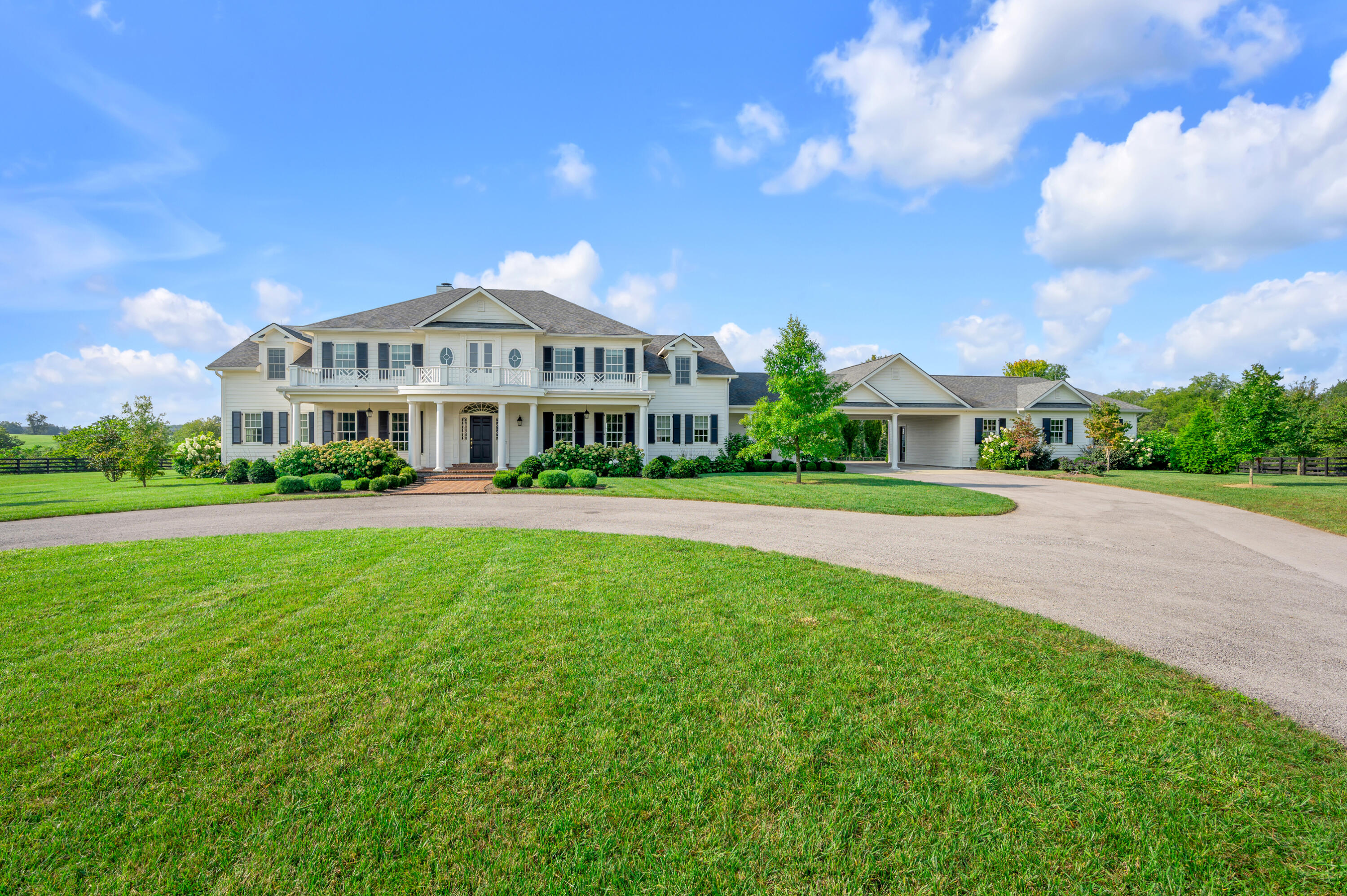3038 Walnut Hill Road Lexington, KY 40515 - Photo 2 of 125 TDB_0458