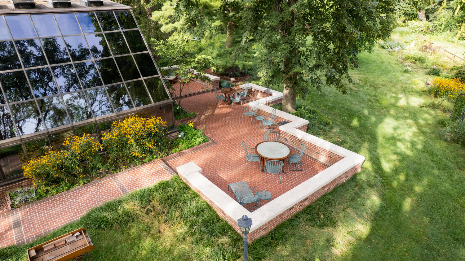 812 Dodds Drive Champaign, IL 61820 - Photo 10 of 18 a view of a backyard with sitting area
