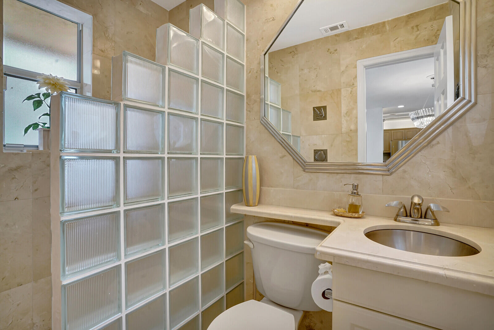 290 East Fern Drive Boca Raton, FL 33432 - Photo 24 of 51 1st Floor Bathroom