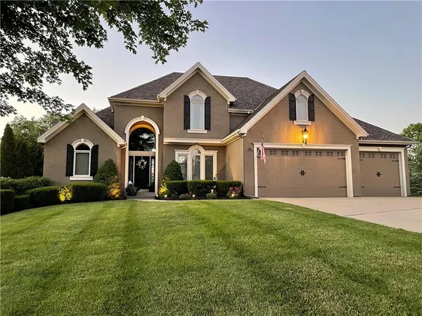 $615,000 | 6112 Northwest 101st Court, Kansas City, MO 64154