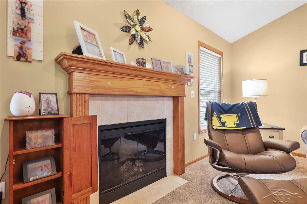 604 Bacon Road Saginaw, MI 48609 - Photo 10 of 62 50052163-9.JPG