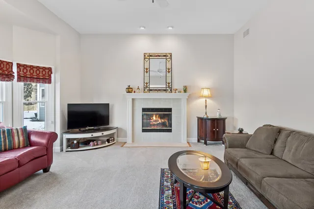 $650,000 | 2819 Clarissa Lane, Aurora, IL 60502