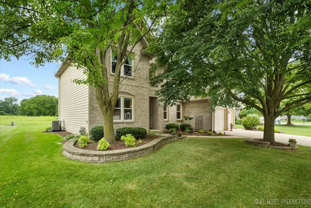 $650,000 | 2819 Clarissa Lane, Aurora, IL 60502