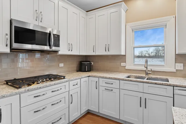 $650,000 | 2819 Clarissa Lane, Aurora, IL 60502