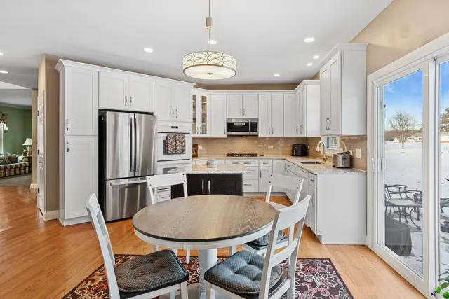 $650,000 | 2819 Clarissa Lane, Aurora, IL 60502