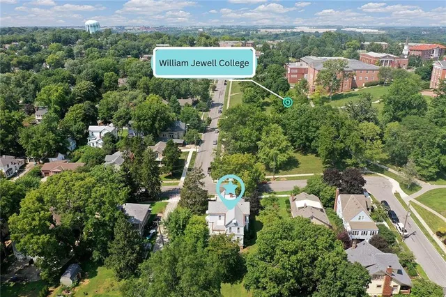 $425,000 | 471 East Kansas Street, Liberty, MO 64068