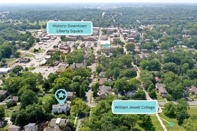 $425,000 | 471 East Kansas Street, Liberty, MO 64068