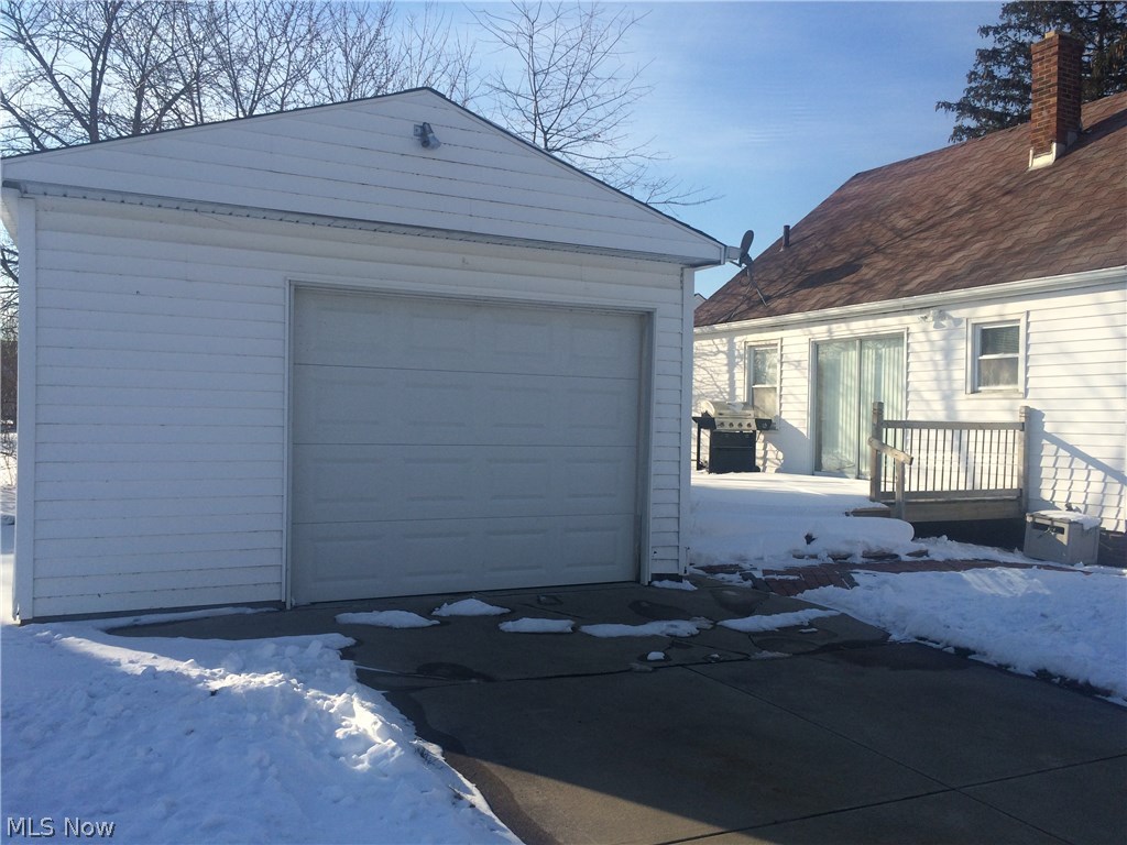 31314 Wellner Road Willowick, OH 44095 - Photo 2 of 25