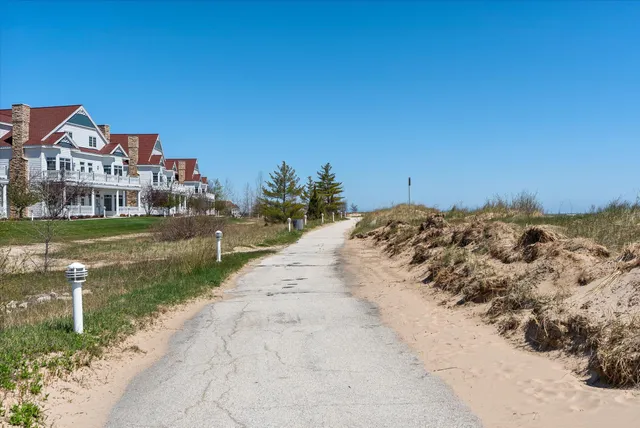 $429,000 | 421 Beachfront Drive, Unit 421, Sheboygan, WI 53081