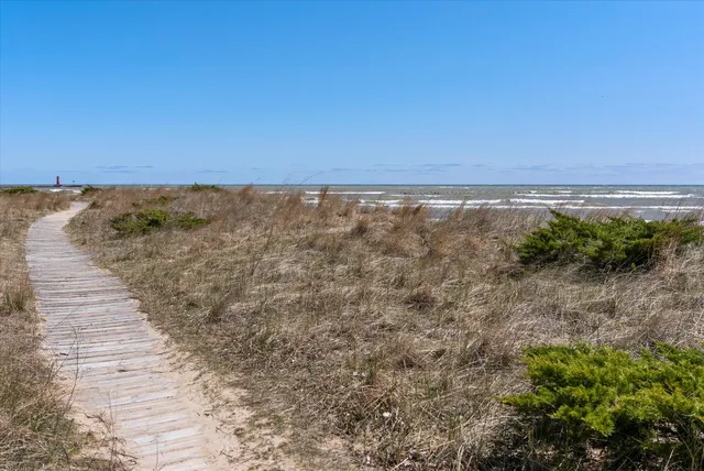 $429,000 | 421 Beachfront Drive, Unit 421, Sheboygan, WI 53081