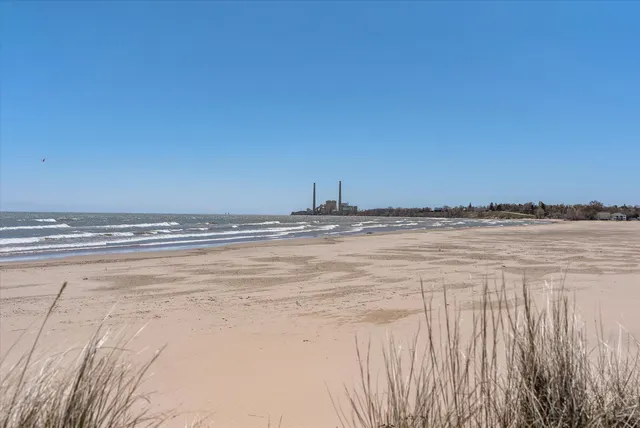 $429,000 | 421 Beachfront Drive, Unit 421, Sheboygan, WI 53081