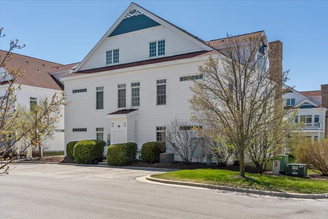 $429,000 | 421 Beachfront Drive, Unit 421, Sheboygan, WI 53081