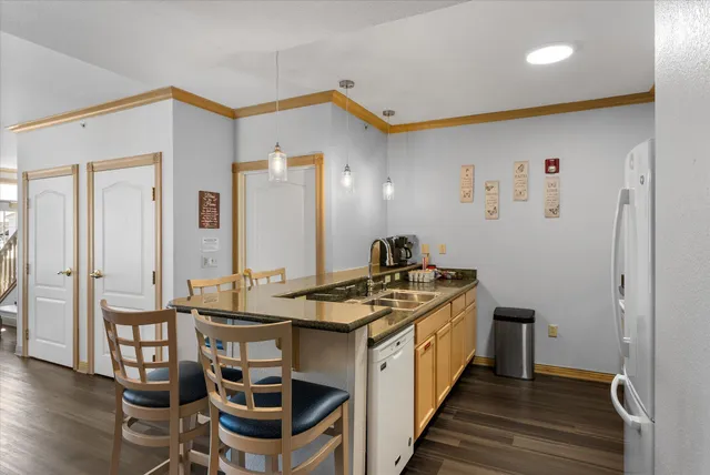 $429,000 | 421 Beachfront Drive, Unit 421, Sheboygan, WI 53081