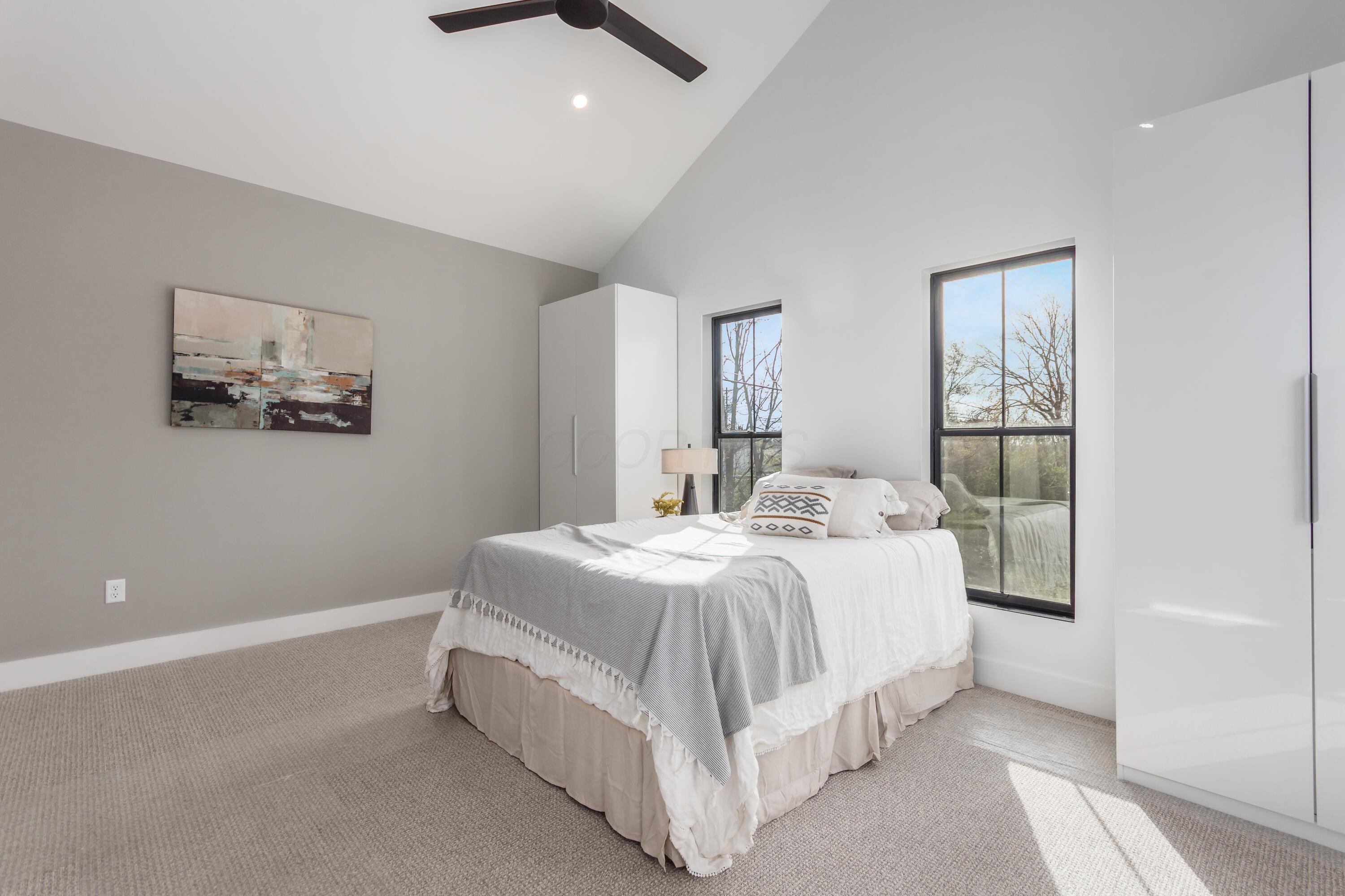580 Crestview Road Columbus, OH 43202 - Photo 18 of 46 Primary suite