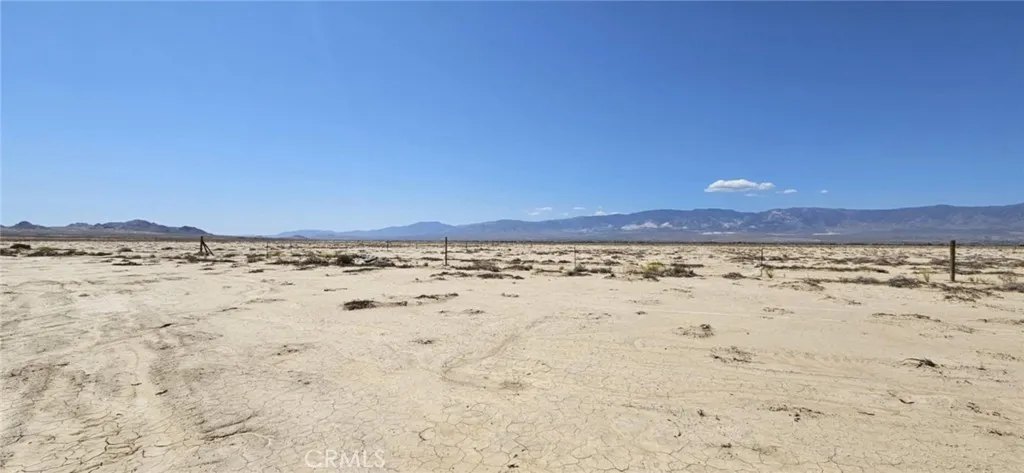 800 Lincoln Road Lucerne Valley, CA 92356 - Photo 5 of 5 a view of an ocean beach