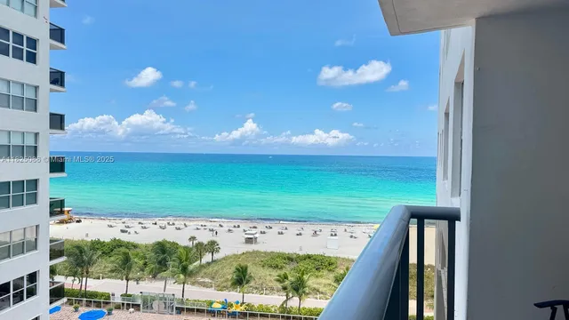 $465,000 | 6039 Collins Avenue, Unit 923, Miami Beach, FL 33140