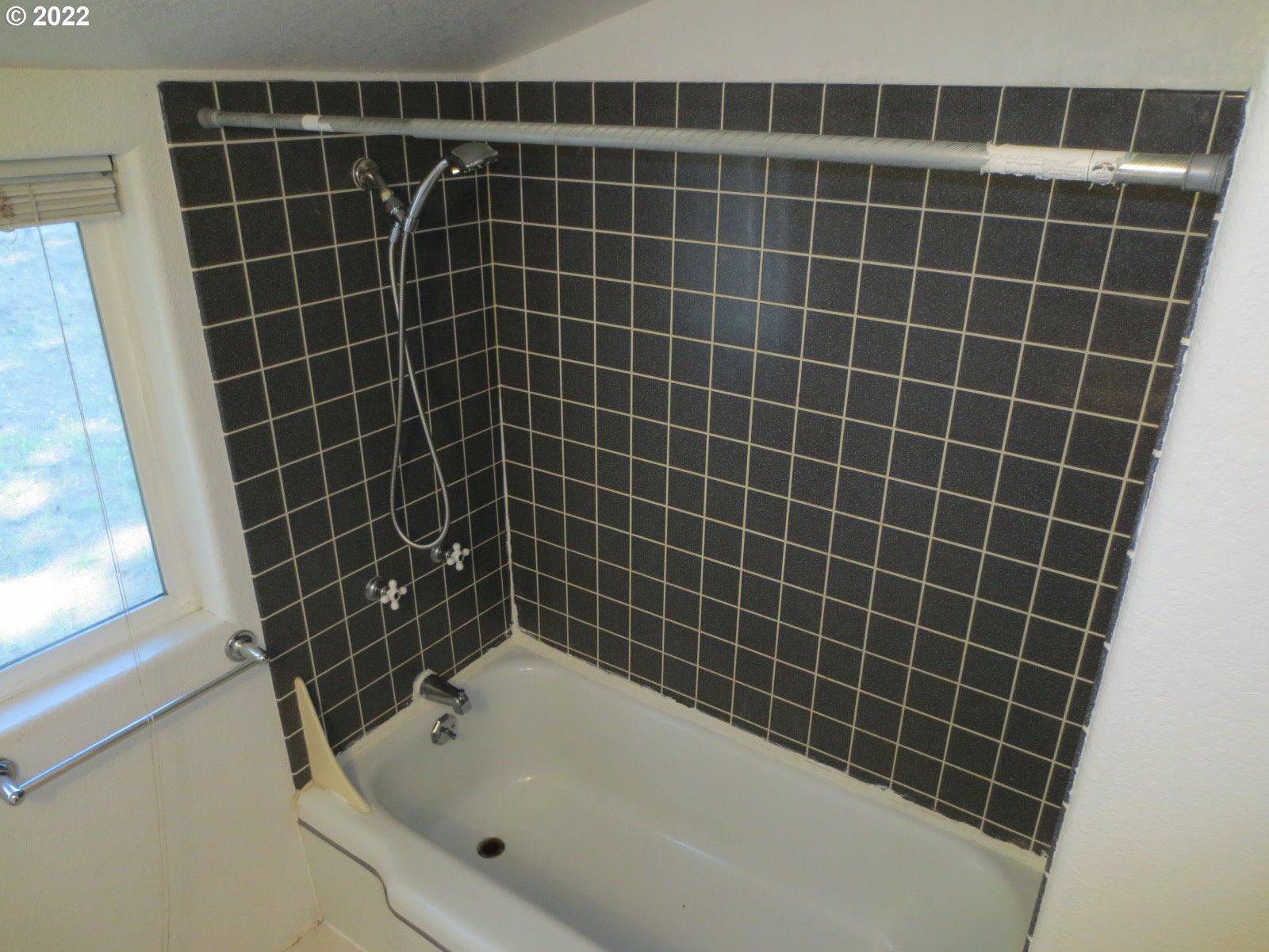 4530 Fox Hollow Road Eugene, OR 97405 - Photo 20 of 30 Bathroom