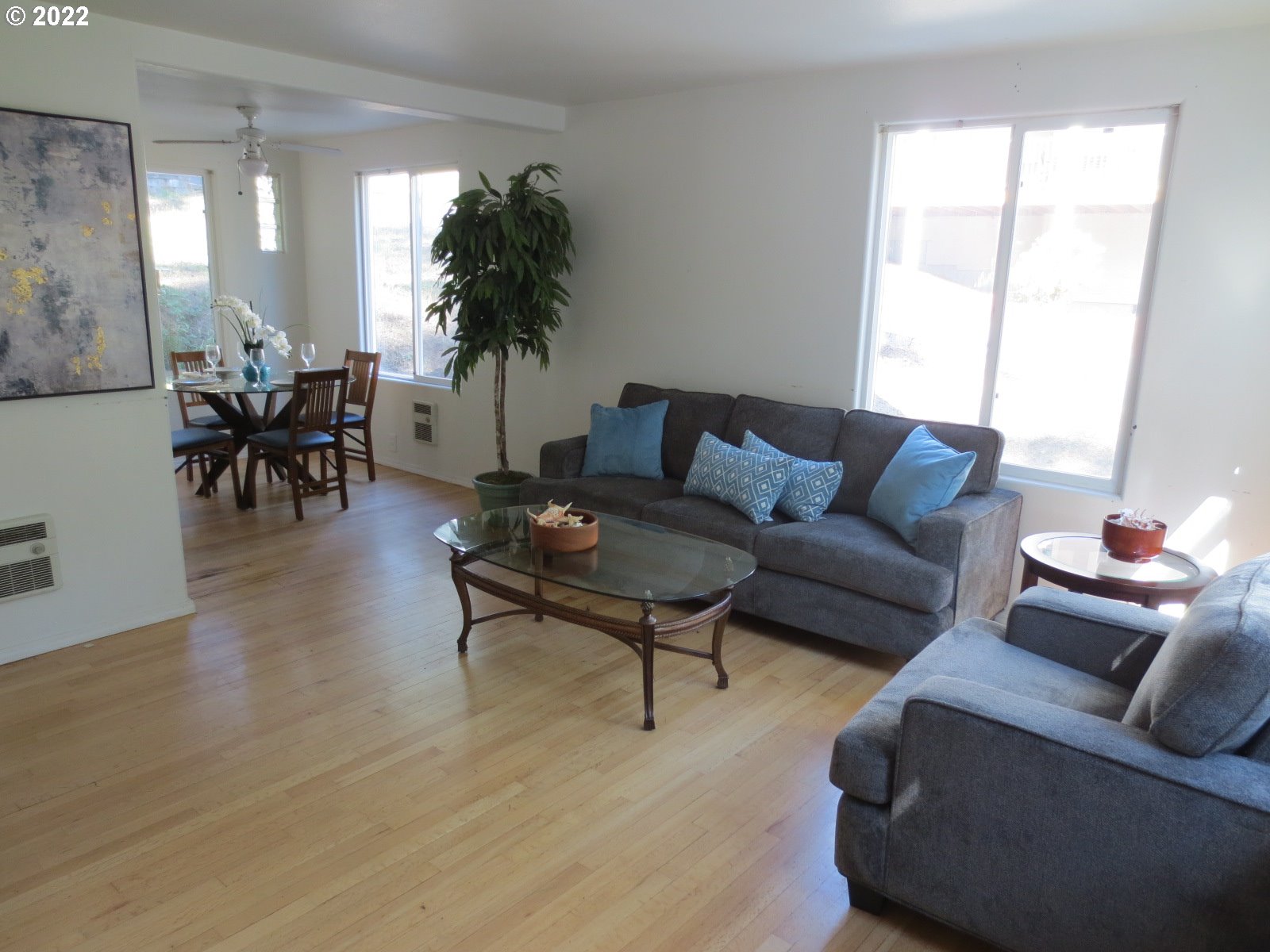 4530 Fox Hollow Road Eugene, OR 97405 - Photo 3 of 30 Living Room