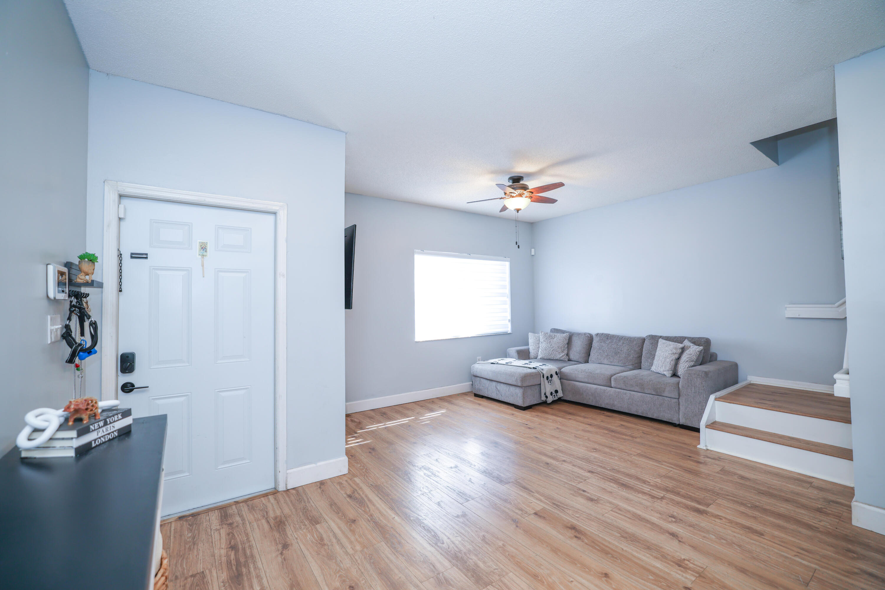 16616 Northwest 72nd Court Miami Lakes, FL 33014 - Photo 5 of 39 ARG_6965