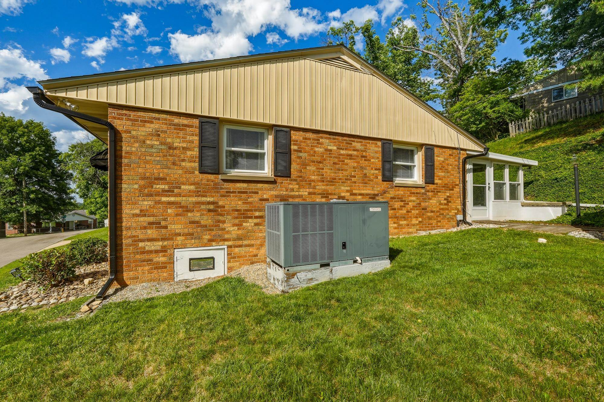 502 Forest Road Huntington, WV 25705 - Photo 23 of 26 Gallery Image 23