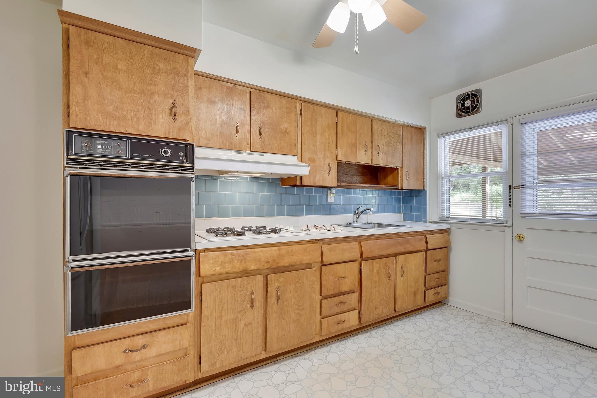 1217 Stamford Road Baltimore, MD 21207 - Photo 9 of 20 Kitchen