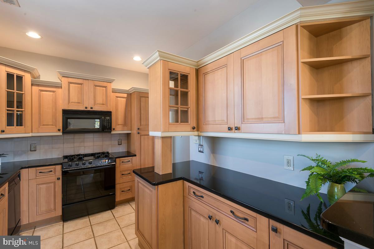 757 Park Road Northwest, Unit 2 Washington, DC 20010 - Photo 12 of 34 Gallery Image 12