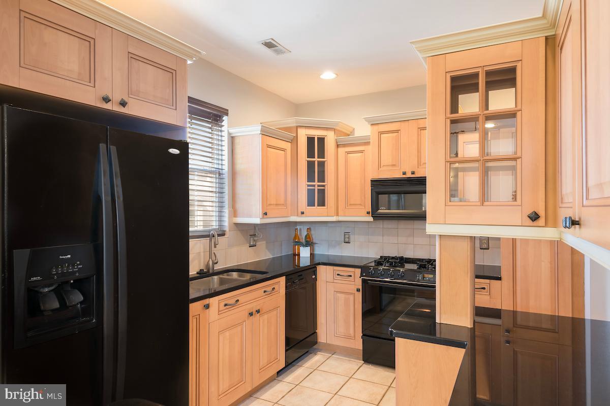 757 Park Road Northwest, Unit 2 Washington, DC 20010 - Photo 13 of 34 Gallery Image 13