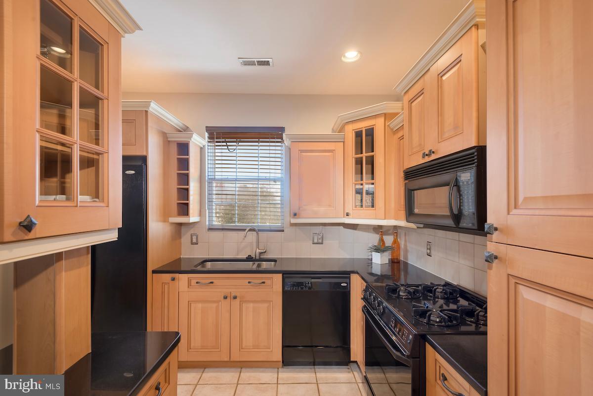 757 Park Road Northwest, Unit 2 Washington, DC 20010 - Photo 14 of 34 Gallery Image 14
